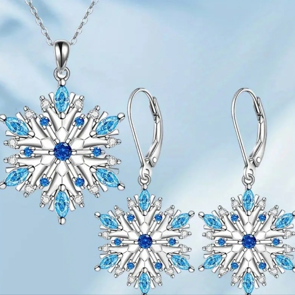 Festive Sparkly Snowflake Necklace & Eatring Set. NWOT